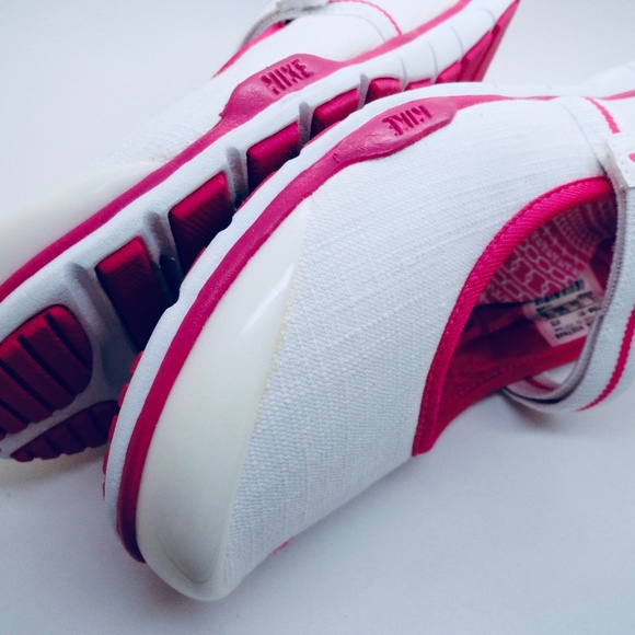 Nike NWT Mary Jane Size 6 White Sneakers Shoes - Picture 9 of 15